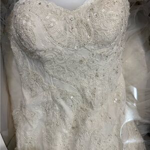 David's Bridal White Lace Wedding Dress